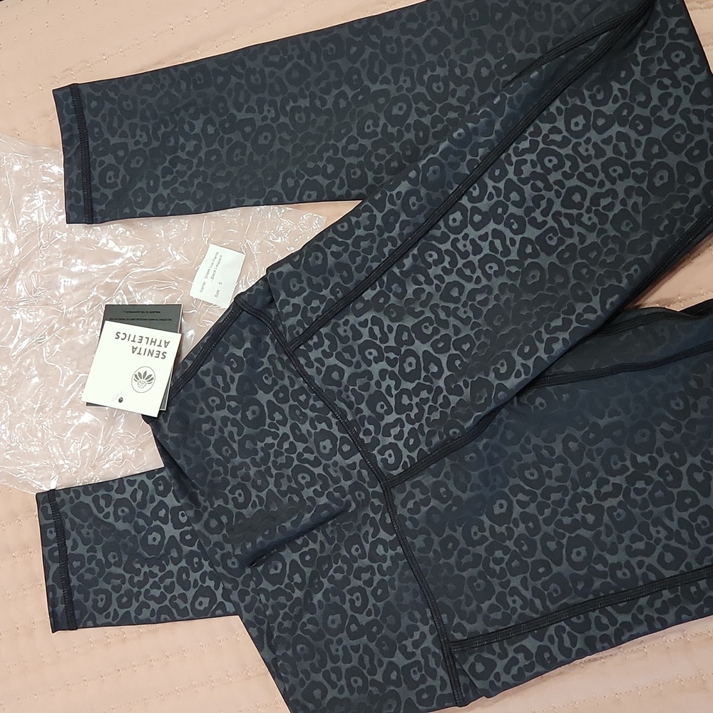 Senita Athletics Black Leopard